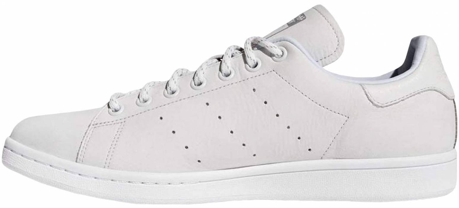 stan smith sneaks up
