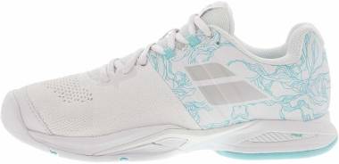 narrow womens tennis shoes