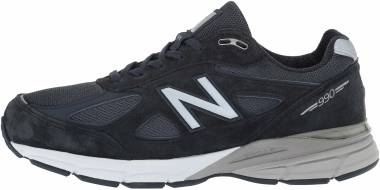 The Right Sneakers For An Outdoor Workout - Navy/White (M990NV4)