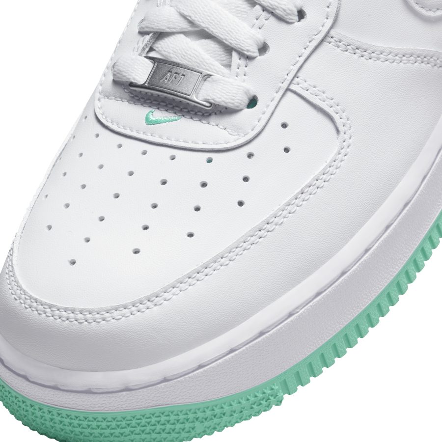nike air force 1 07 white size 7