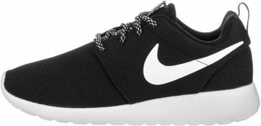 Nike Roshe One - Black/White (844994002)