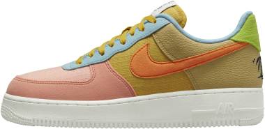 Nike Air Force 1 07 LV8 - Sanded Gold Wheat Grass Light Madder Root Hot Curry (DQ4531700)