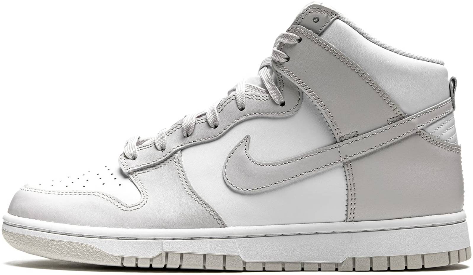 Nike Dunk High sneakers in white 