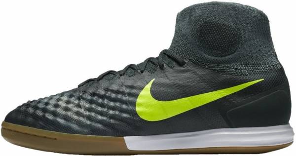 Nike MagistaX Proximo II Indoor Review 2022, Facts, Deals (£80) | RunRepeat