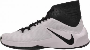 tenis nike zoom clear out