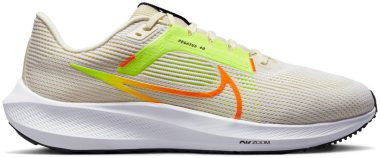 Nike Pegasus 40 - Cream (DV3853101)