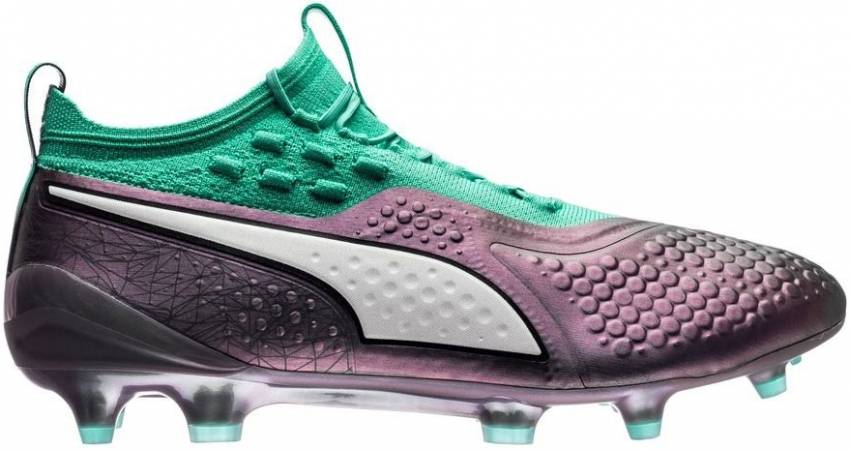 puma two different colored cleats