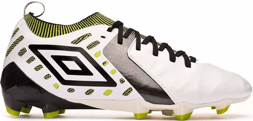 Save 28% on Umbro Soccer Cleats (6 