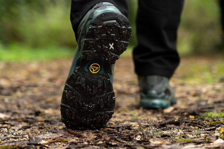 La Sportiva Ultra Raptor II Mid GTX outsole