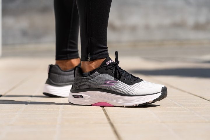 Skechers Max Cushioning xxxl Fit who should buy