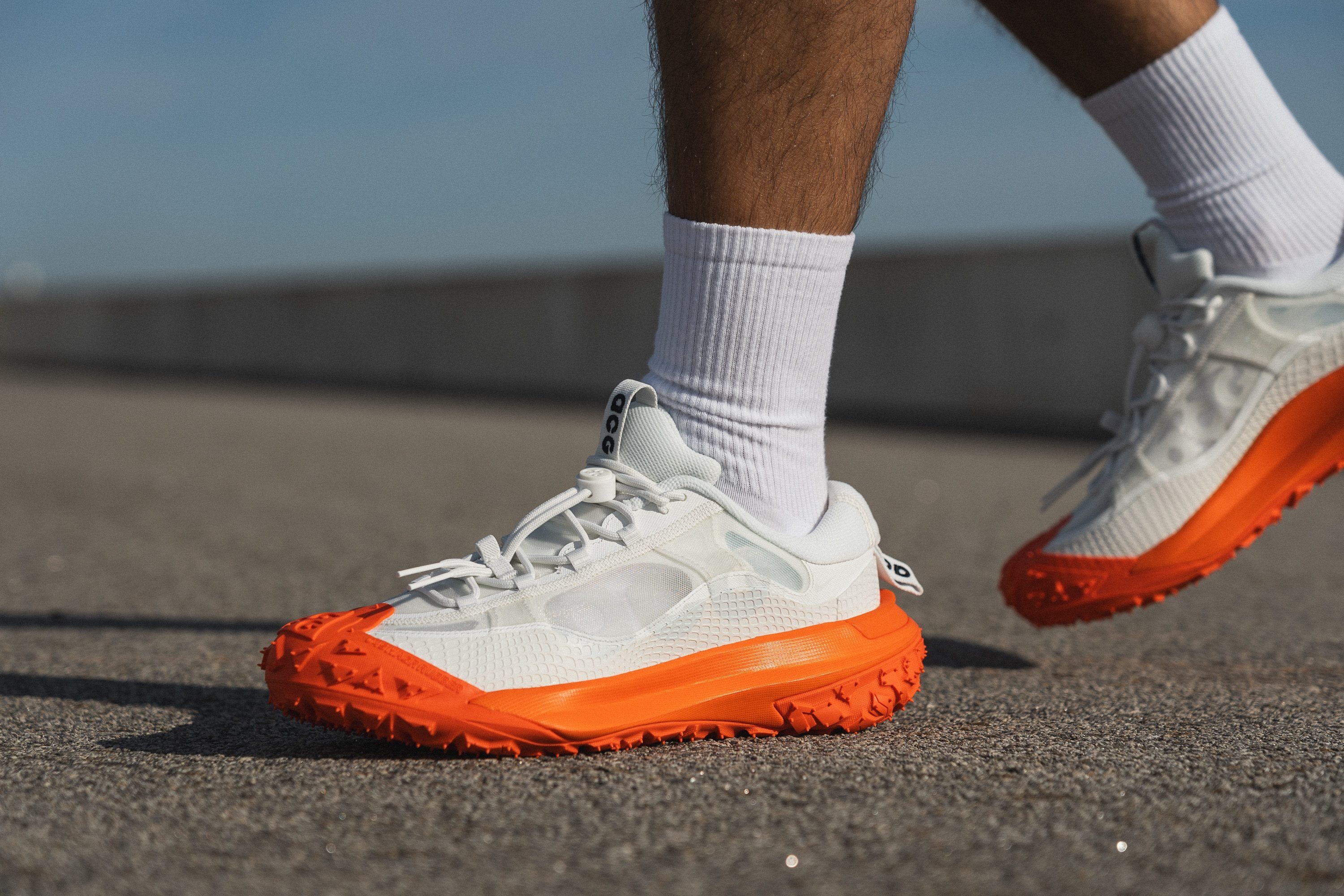 shin-splints-sneaker-mood.jpg