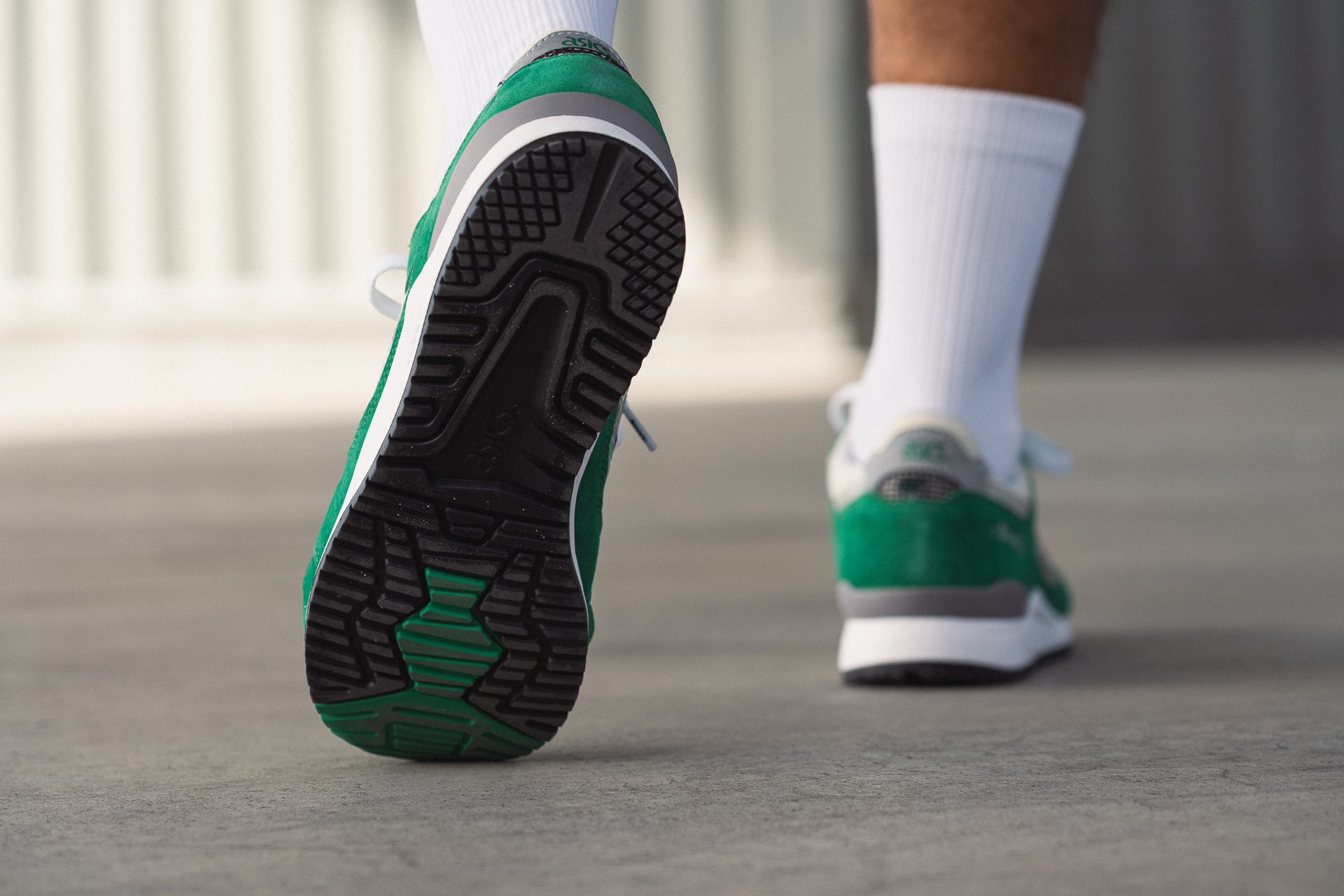 traction of asics sneakers