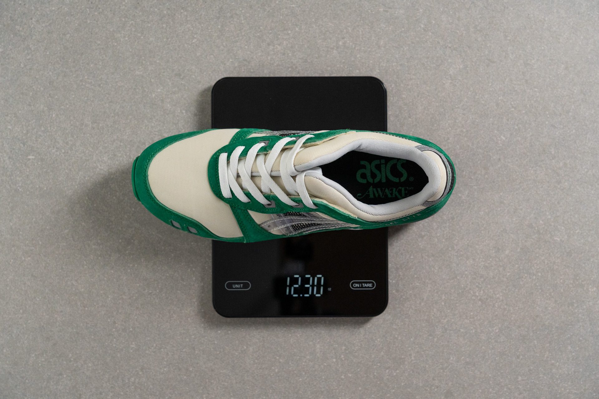 weight of ASICS sneakers