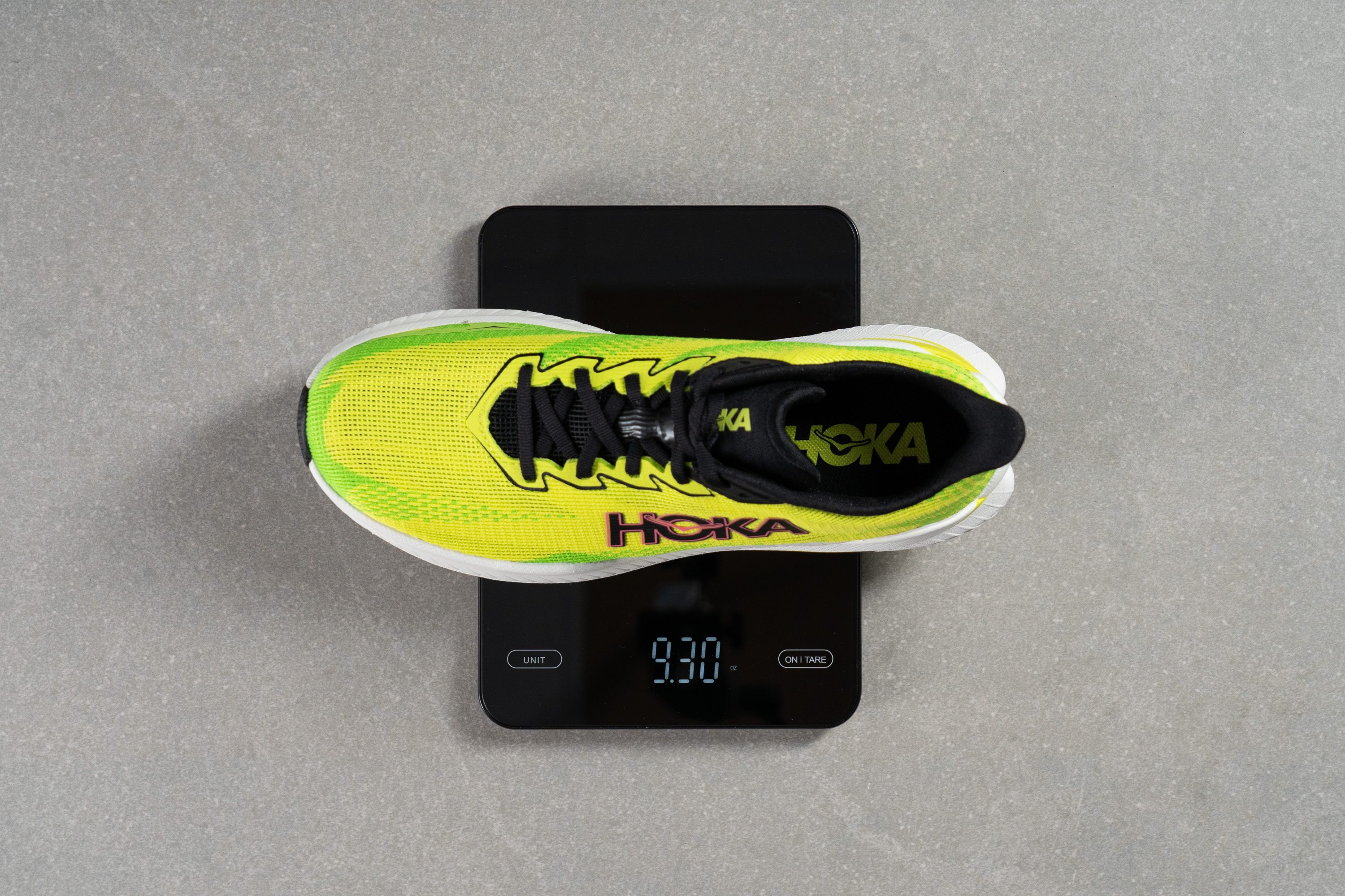 weighing supertrainers in runrepeat lab