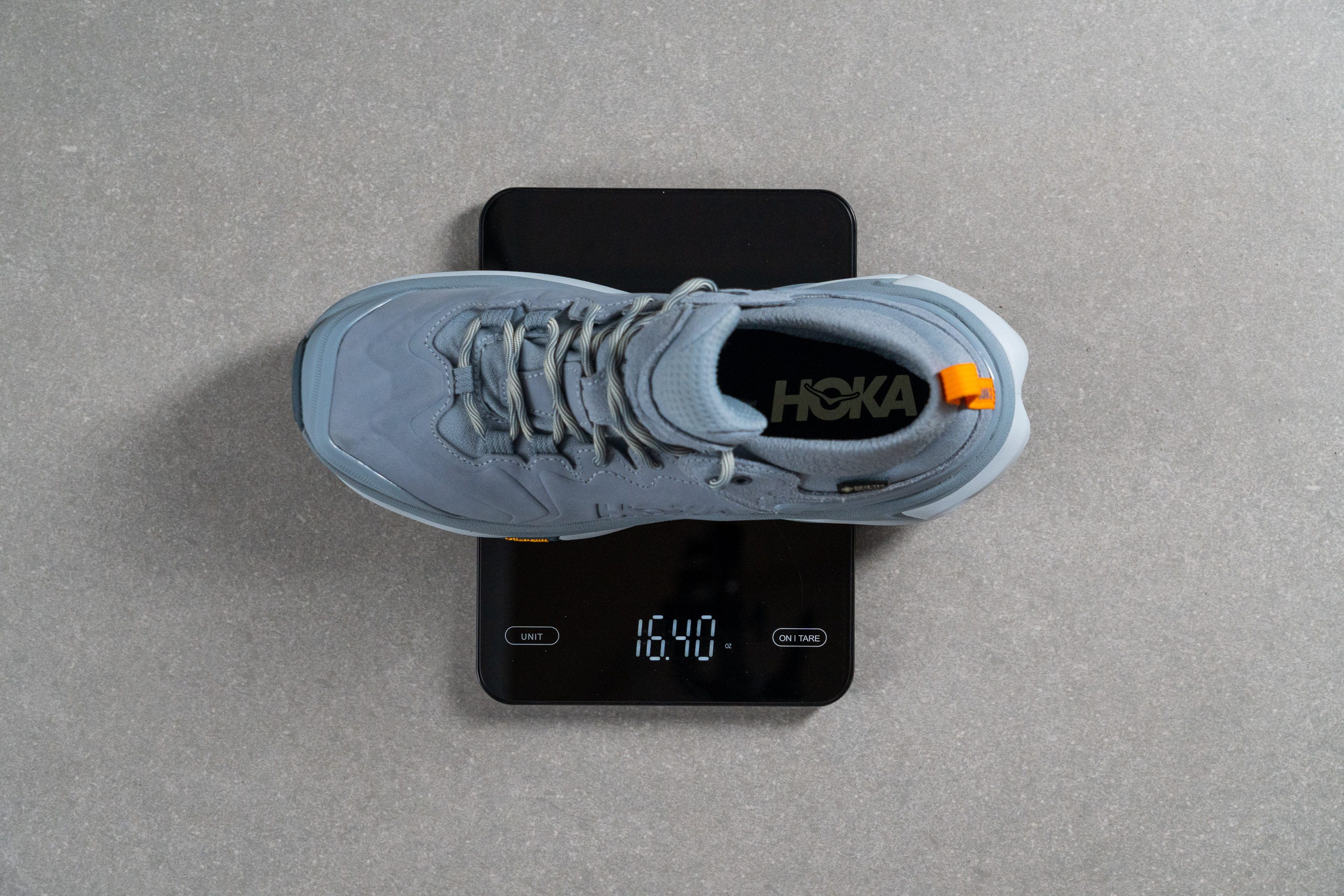 weight of men's hiking shoes