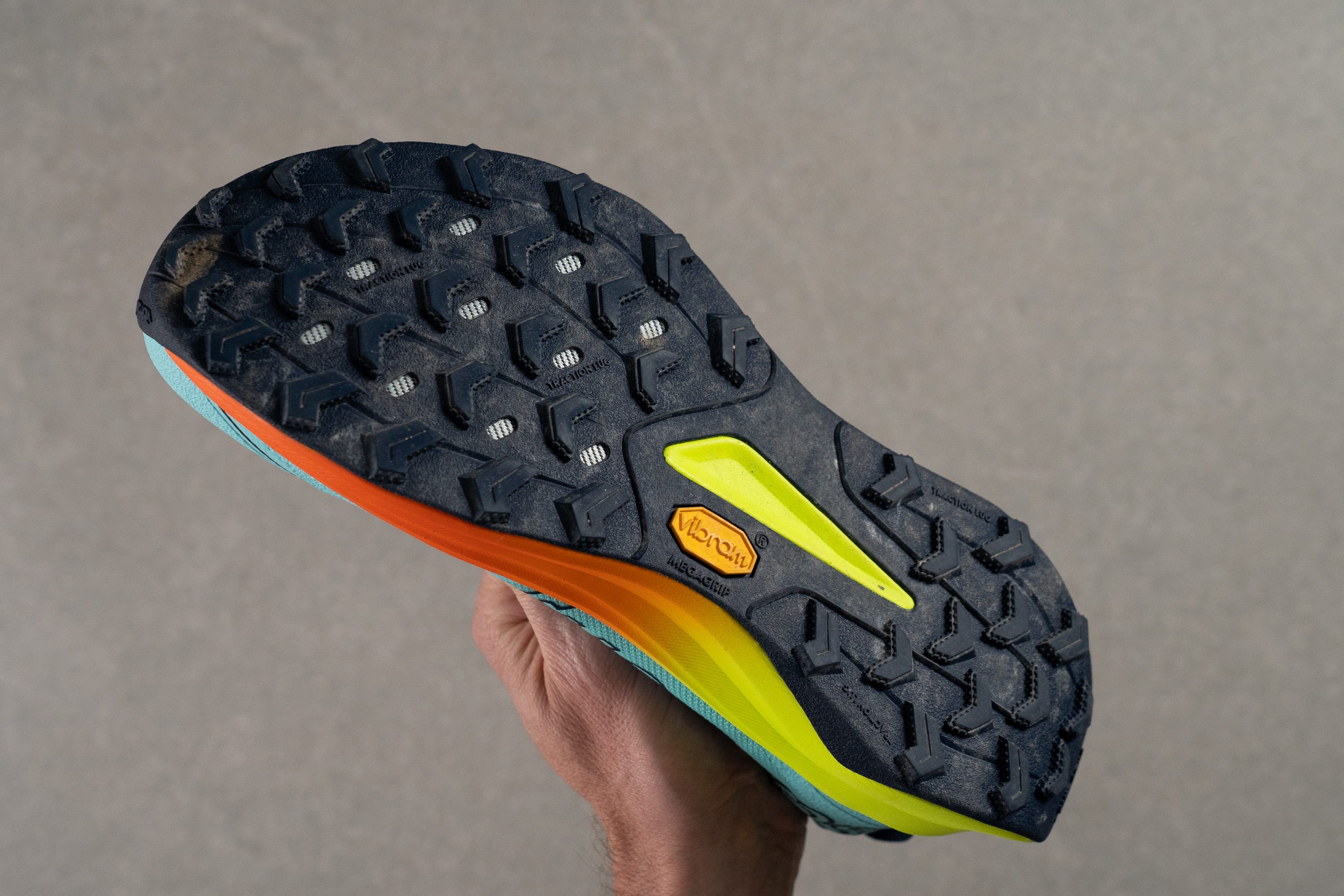 mud hiking shoe for men