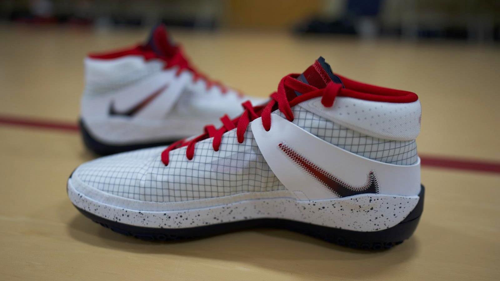 white cheap basketball shoes