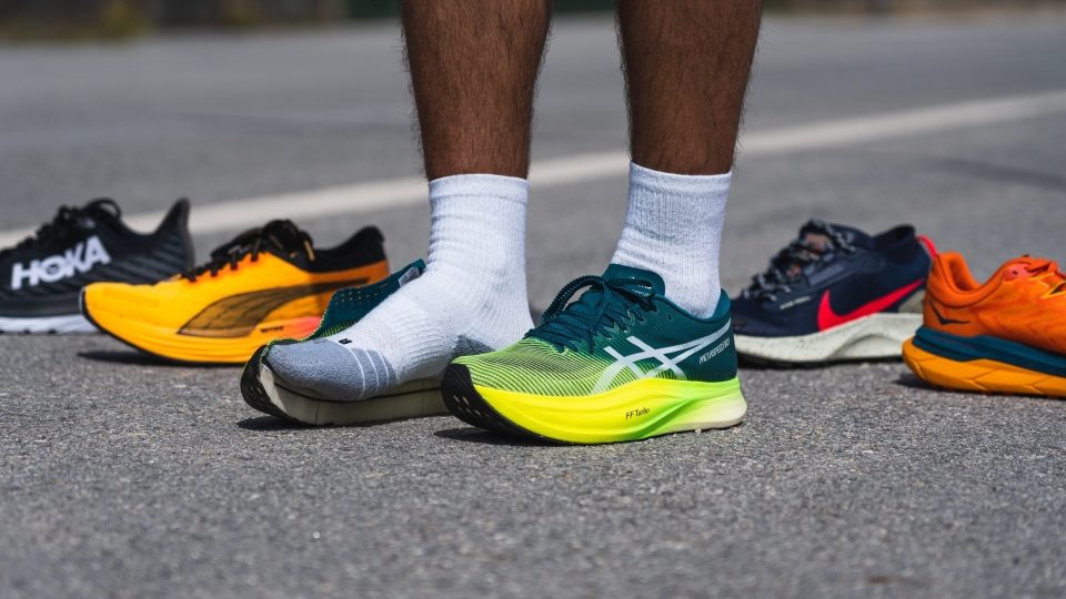 zapatillas de running Skechers competición amortiguación media minimalistas  | 7 Best Long Distance Running Shoes in 2023 | AspennigeriaShops