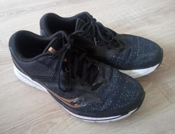 saucony kinvara 9 triple black