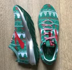 brooks womens christmas shoes