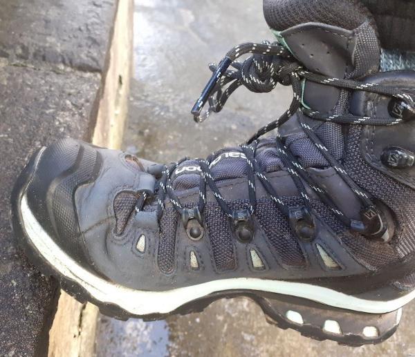 salomon 4d hiking boots