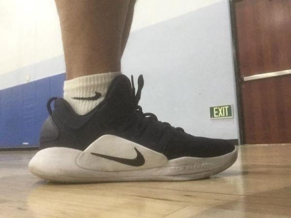 hyperdunk x low on feet