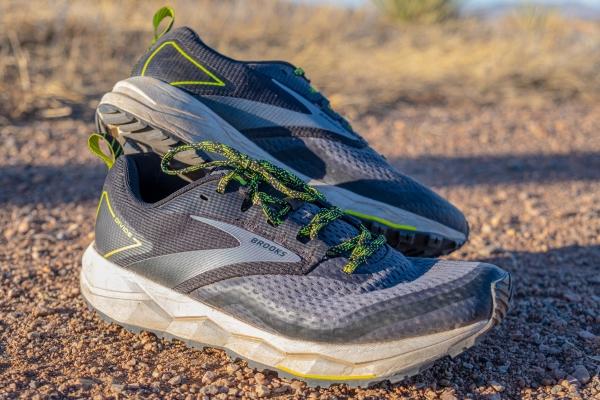 brooks hybrid running shoes