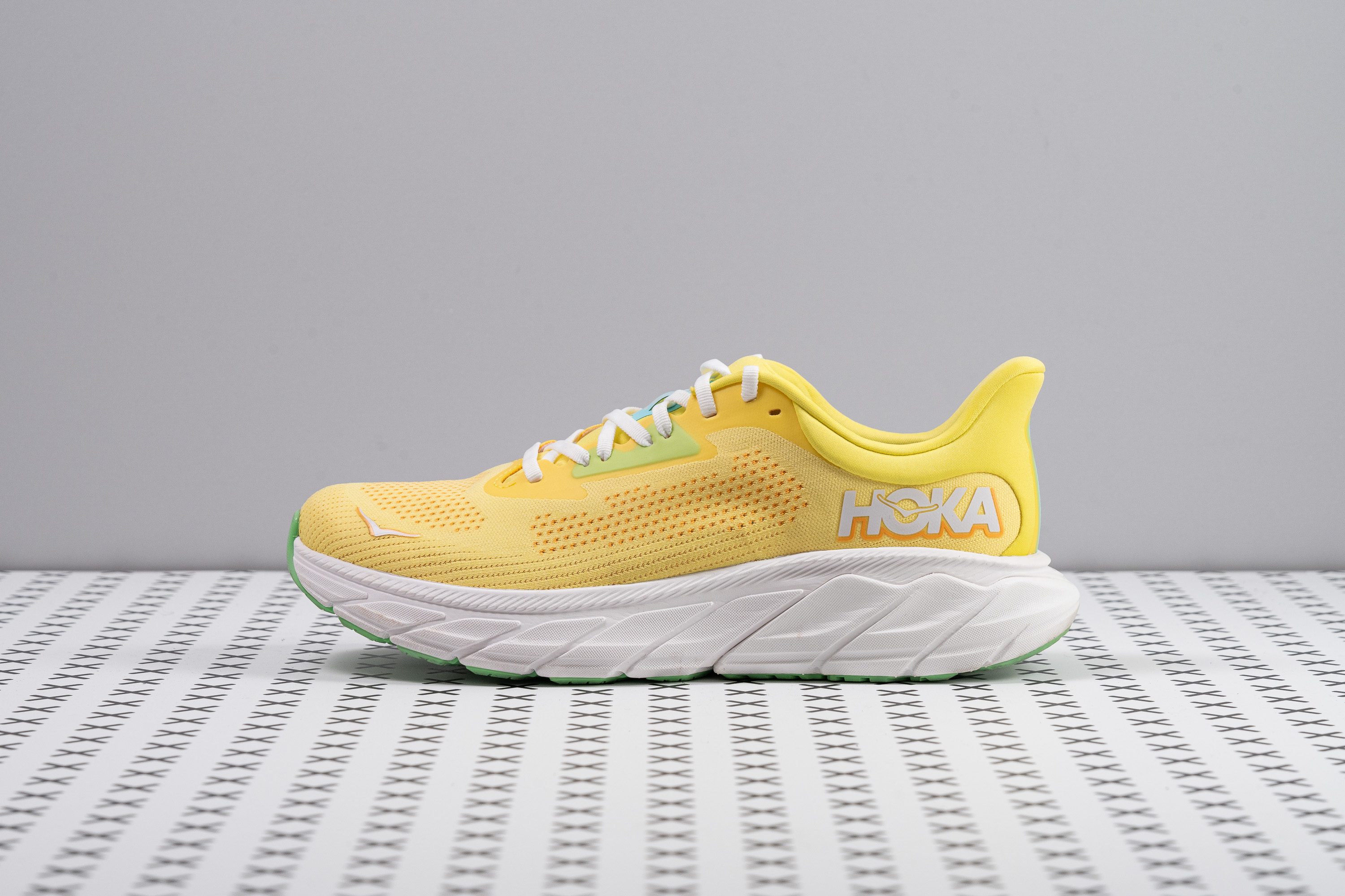 Hoka Arahi 7_001.jpg