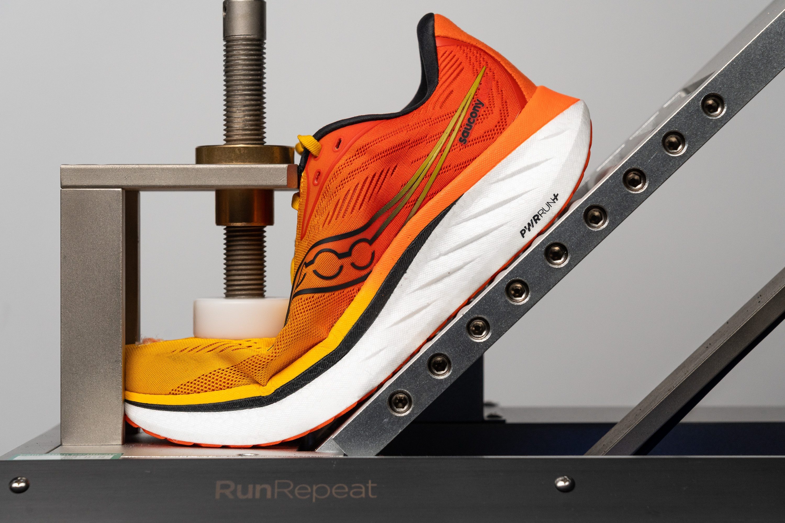 Guide: Flexible vs. Stiff Running Shoes