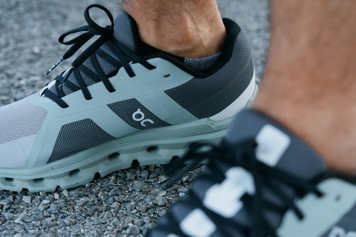 On-Cloudrunner-comfortable-step-in