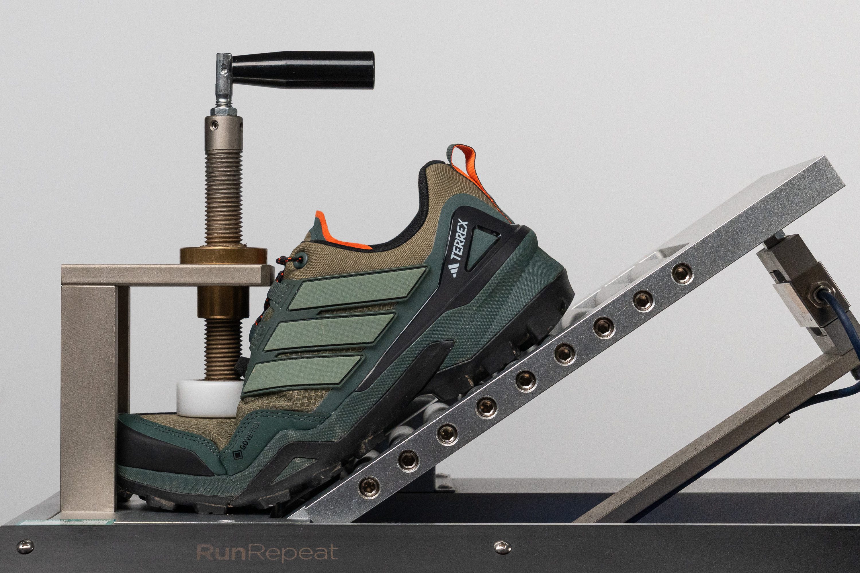 adidas Terrex Skychaser GTX Flexibility / Stiffness