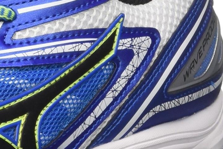 Mizuno Wave Skyrise Road Running Shoes overlays