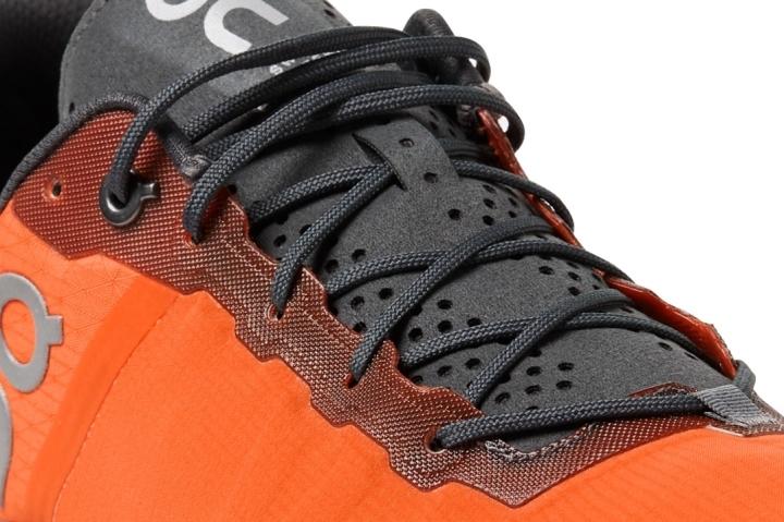 Enhanced responsiveness in the midsole laces