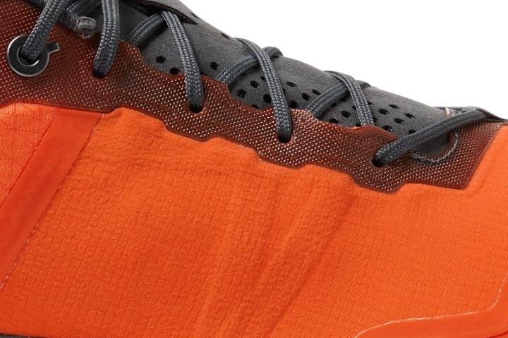 Enhanced responsiveness in the midsole side on