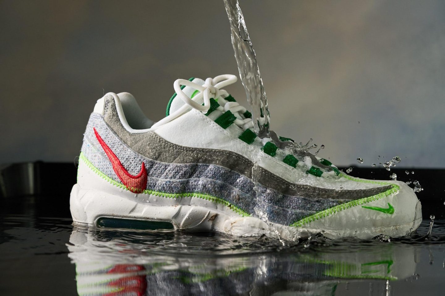 does nike air max 95 run small