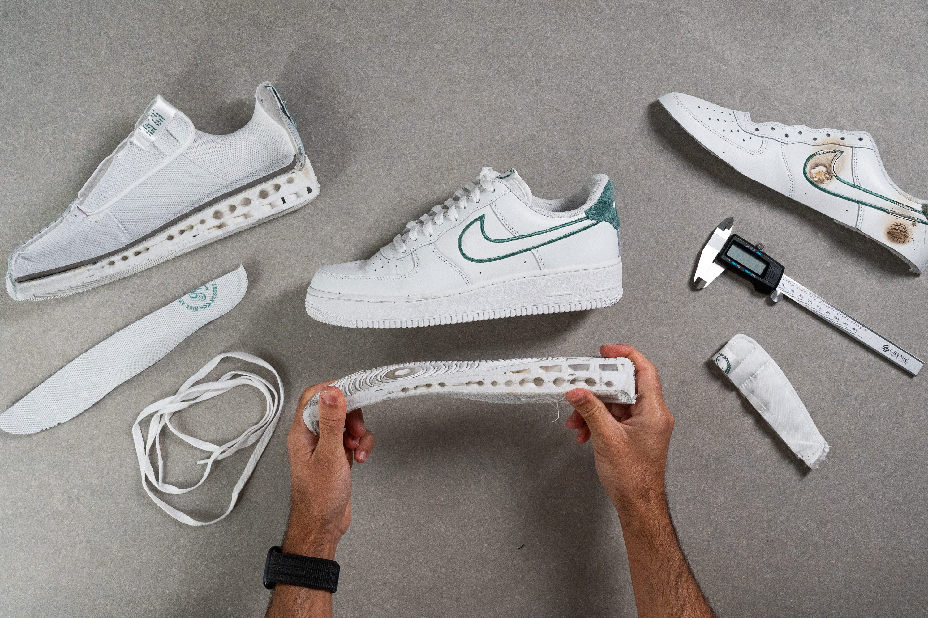 Nike Air Force 1 07 LV8-pieces