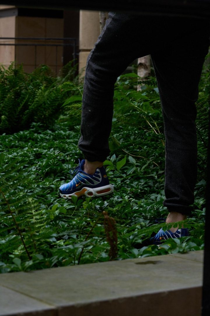 Air max plus black on feet sale