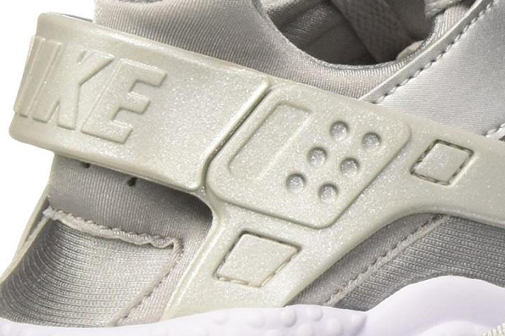 Nike Air Force 1 Mid React Premium heel counter