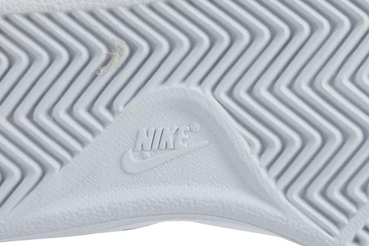 Nike Court Royale Nike herringbone pattern