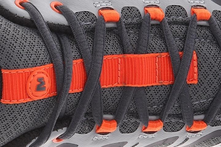 a low-cut shoe that renders breathability through its mesh upper lacekeeper