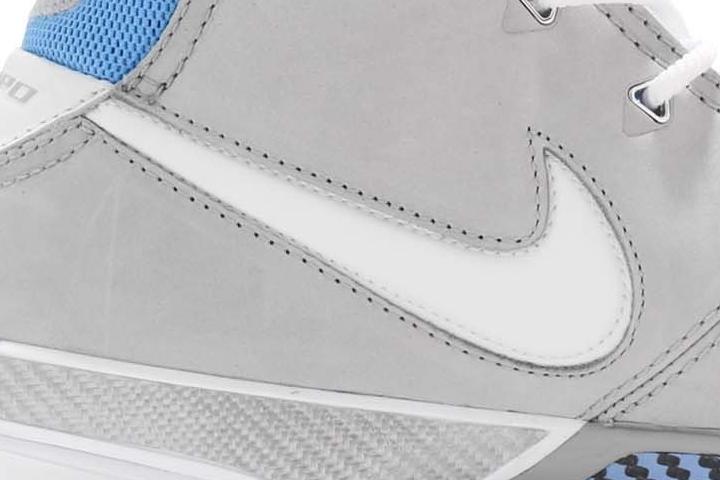 Nike Zoom Kobe 1 Protro logo
