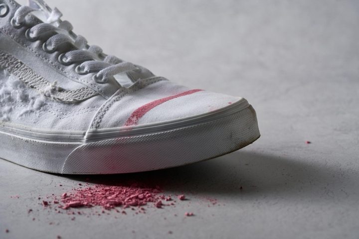 Chalk stain test on Vans Court Side cap in pink