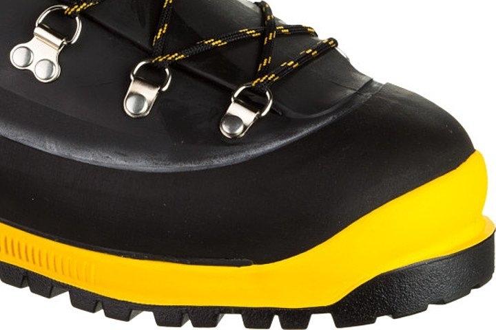 An inner boot that promotes warmth forefoot