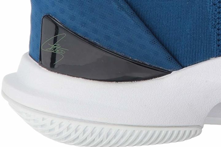 Under Armour Curry 5 sign