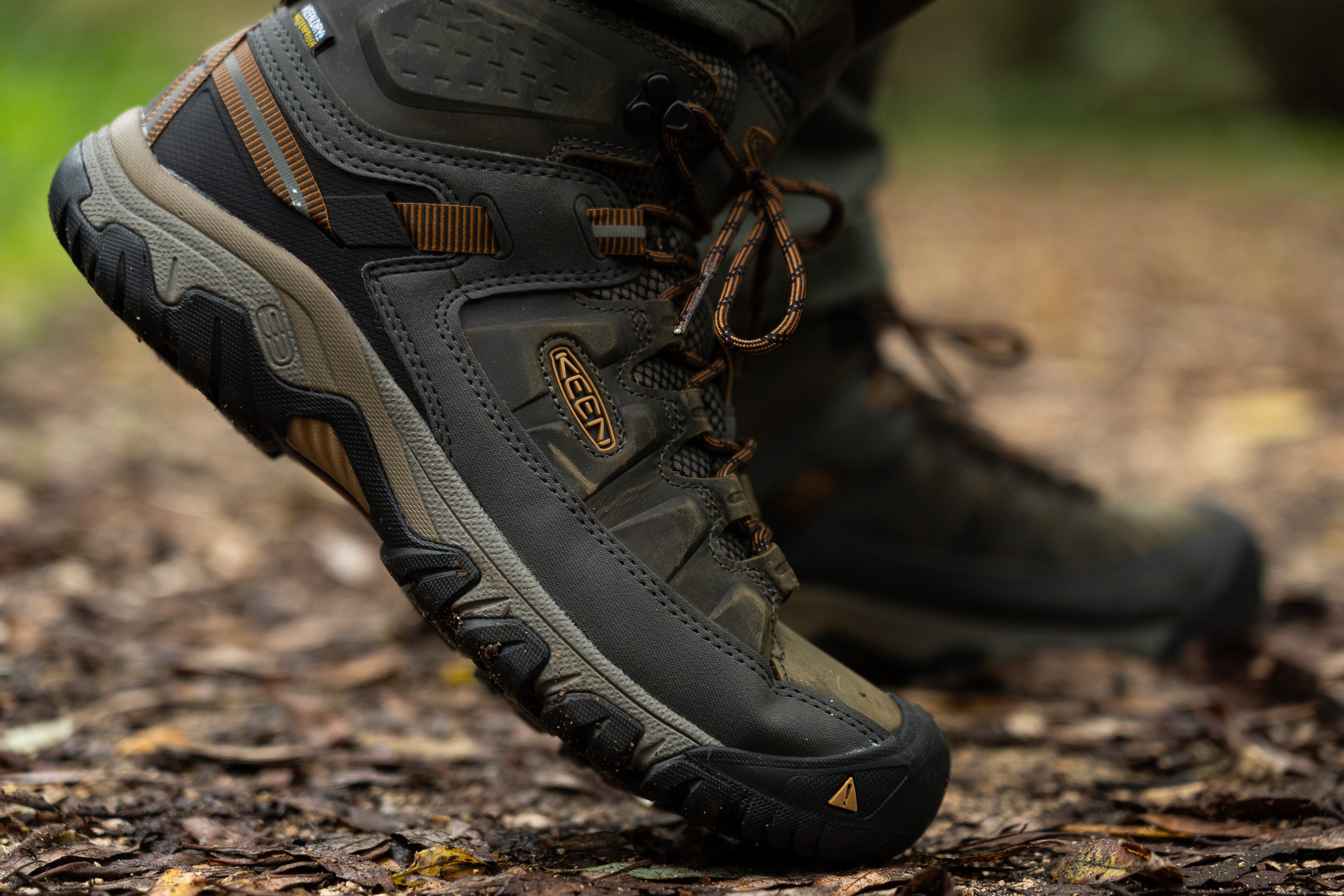 Cut in half: KEEN Targhee III Waterproof Mid Review (2023) | RunRepeat