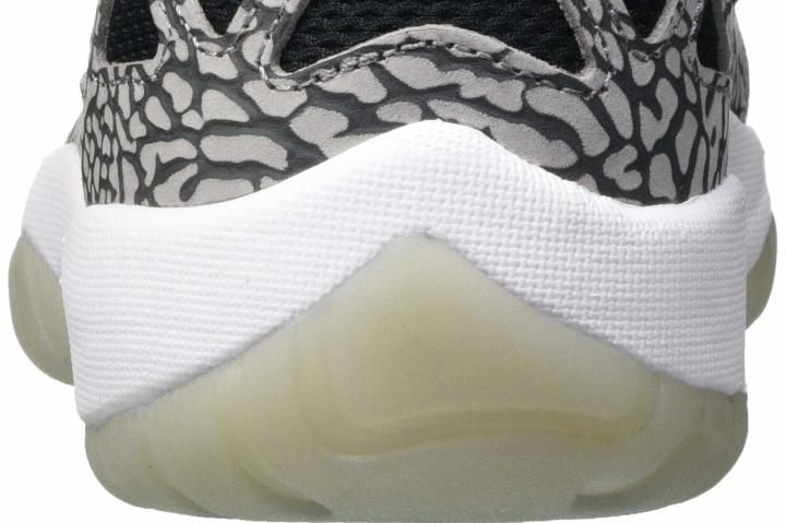 Air features jordan 11 IE Low heel