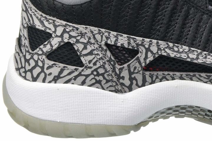 Air features jordan 11 IE Low midsole