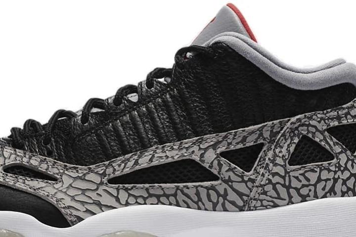 Air features jordan 11 IE Low side