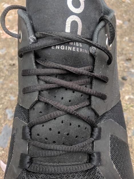 zapatillas de running Adidas asfalto constitución media distancias cortas negras