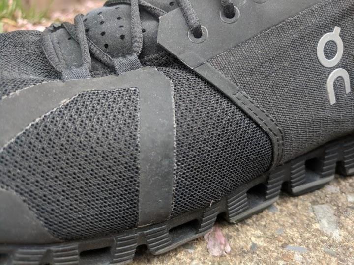 zapatillas de running Adidas asfalto constitución media distancias cortas negras